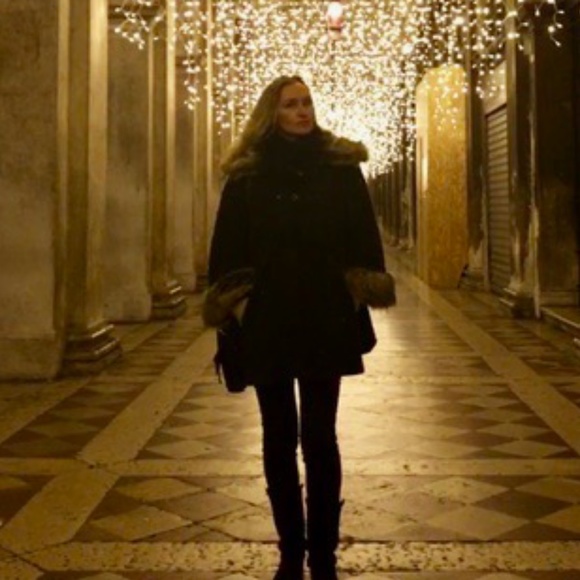 Meet your Posher, Sylvie - Picture 1 of 2